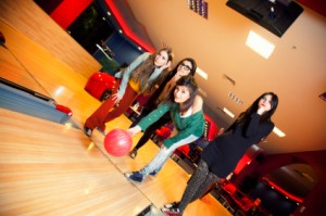 bowling_teens